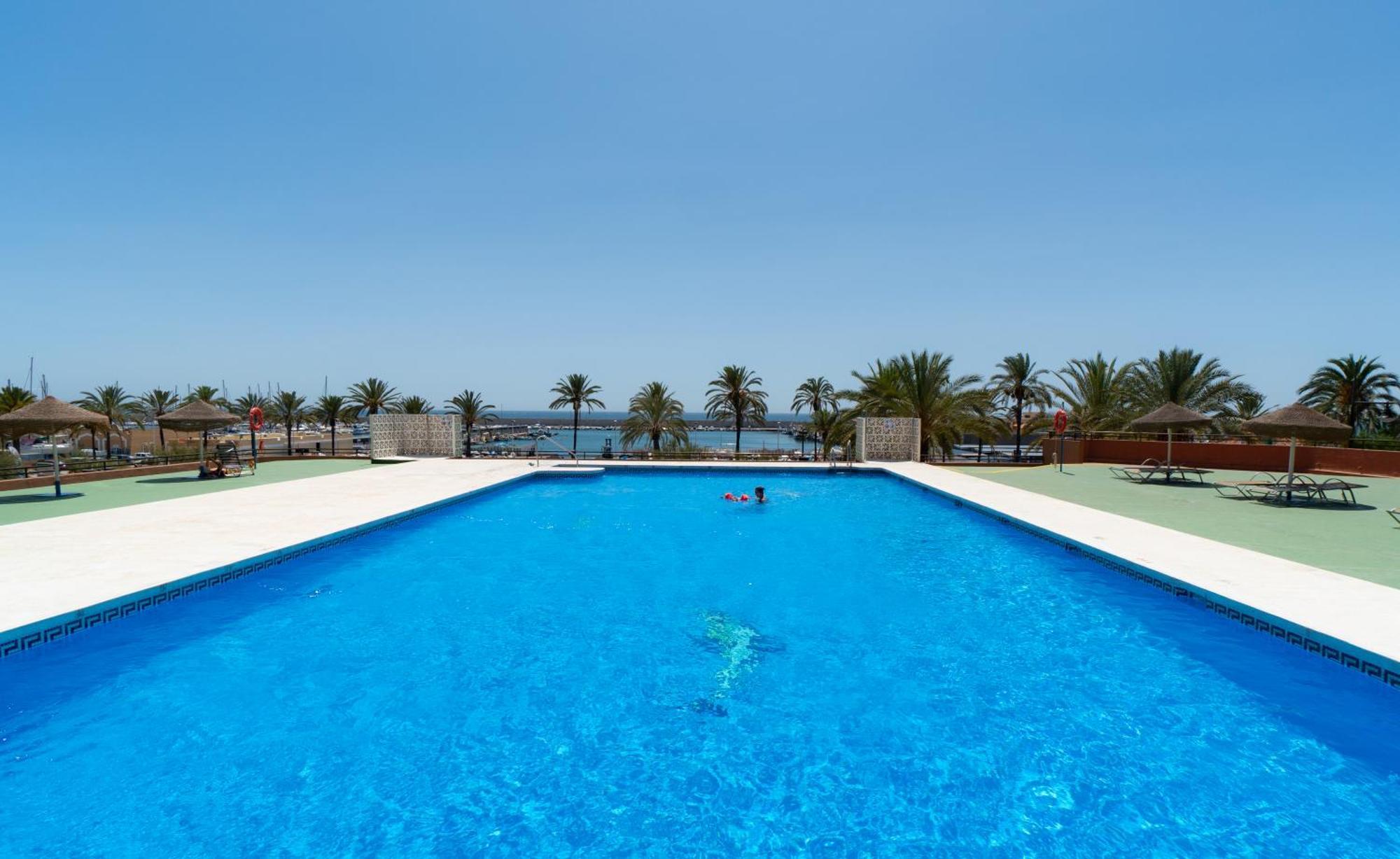 Sur Suites Palmeras 3 Фуeнхирола Екстериор снимка