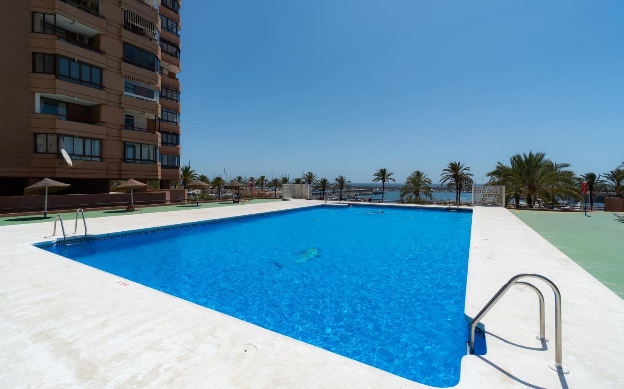 Sur Suites Palmeras 3 Фуeнхирола Екстериор снимка