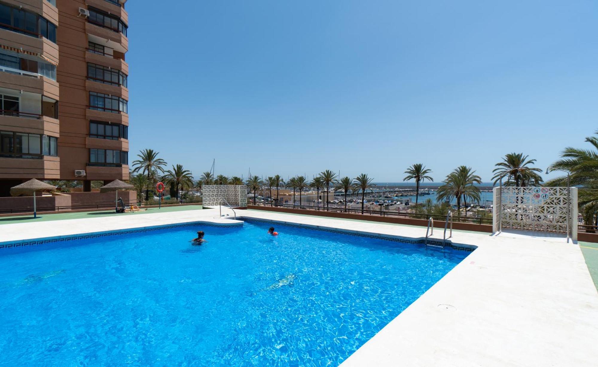 Sur Suites Palmeras 3 Фуeнхирола Екстериор снимка